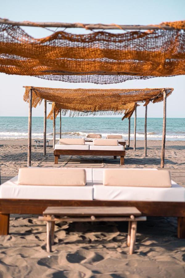 Valerio Resort Beach Club Margherita Di Savoia Exterior photo