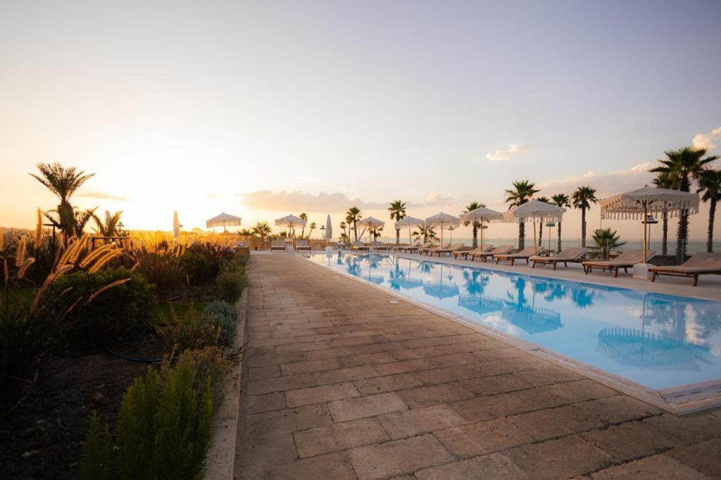Valerio Resort Beach Club Margherita Di Savoia Exterior photo
